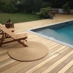 Quel bois pour une terrasse de piscine ? les essences idéales pour durer longtemps